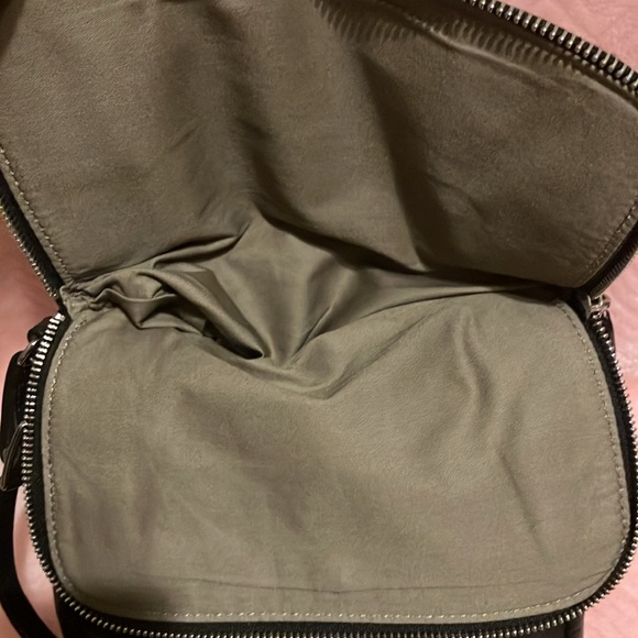 Margot genuine leather crossbody bag - Picture 10 of 17